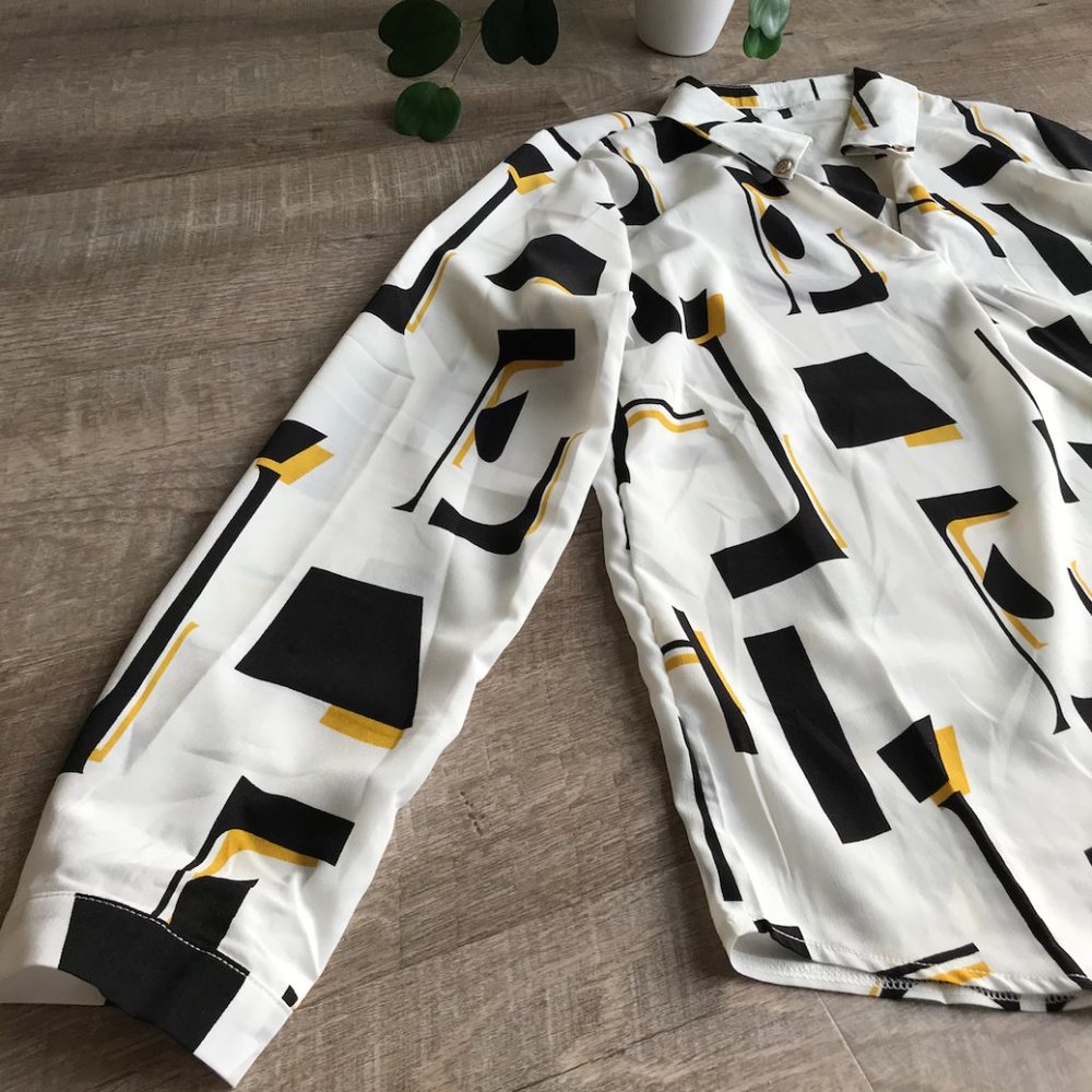 Geometric Print Long Sleeve Chiffon Like Blouse, L